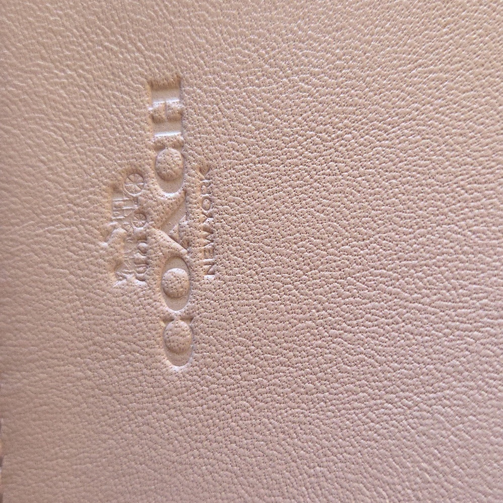 Coach Blush Embossed Cossbody New without tags - Picture 7 of 7
